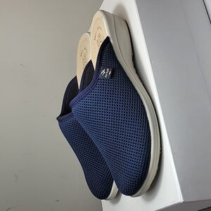 Fly Flot navy open-back slippers size 9